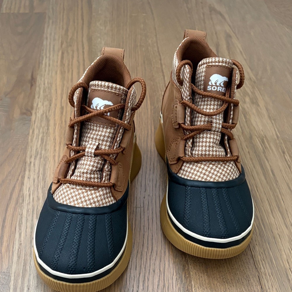 Sorel Kids' Tan and Black Boots
